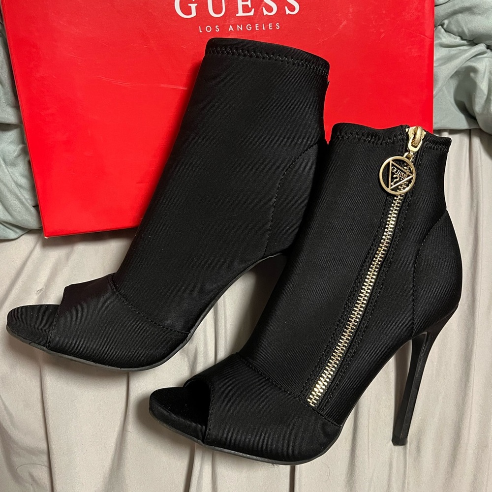 Guess factory Monika stiletto peep toe zip ups